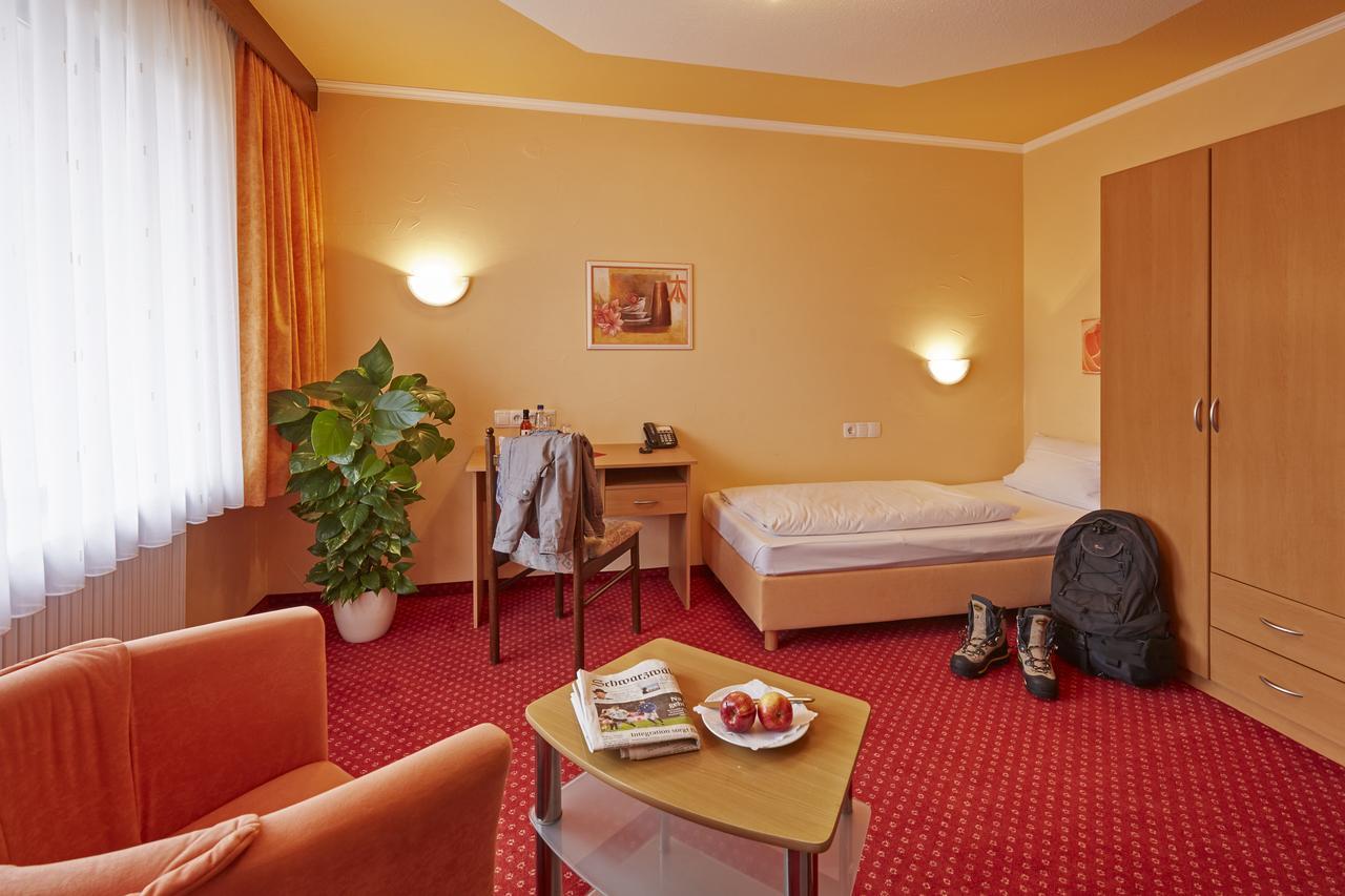 Panoramahotel Berghof 拜尔斯布龙 外观 照片